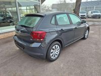 Gebraucht VW Polo Comfortline 90 PS (66 kW) 2018 Uranograu Kleinwagen