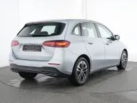 Gebraucht Mercedes B180 Progressive 136 PS (100 kW) 2025 Silber Van / Kleinbus