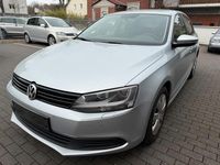 Gebraucht VW Jetta 105 PS (77 kW) 2012 Silber Limousine