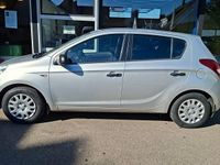 Gebraucht Hyundai i20 77 PS (56 kW) 2012 Silber Kleinwagen