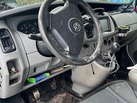 Second-hand Opel Vivaro 115 CP (84 kW) 2004 Alb Monovolum