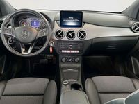 Gebraucht Mercedes B250 211 PS (155 kW) 2016 Rot Van / Kleinbus