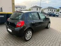 Używany Renault Clio II Dynamique 75 KM (55 kW) 2006 Czarny Sedan/Limuzyna