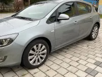 Gebraucht Opel Astra Edition 115 PS (84 kW) 2010 Silber Kombi