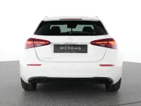 Gebraucht Mercedes A200 Advanced 163 PS (119 kW) 2025 Weiß Limousine