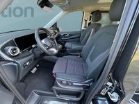 Gebraucht Mercedes V300 237 PS (174 kW) 2025 Grau Van / Kleinbus