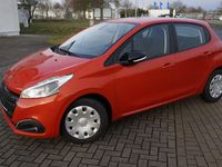 Gebraucht Peugeot 208 Active 82 PS (60 kW) 2015 Orange Kleinwagen