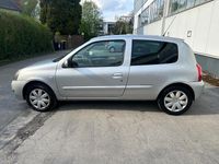 Gebraucht Renault Clio II 75 PS (55 kW) 2008 Silber Kleinwagen