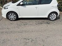 Gebraucht Toyota Aygo Cool 68 PS (50 kW) 2014 Weiß Kleinwagen