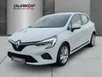 Używany Renault Clio V Experience 72 KM (52 kW) 2020 Biały Sedan/Limuzyna