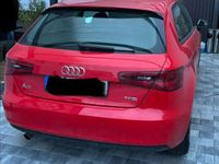 Gebraucht Audi A3 Attraction 105 PS (77 kW) 2013 Rot Limousine