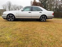 Gebraucht Mercedes E200 Elegance 136 PS (100 kW) 1998 Silber Limousine