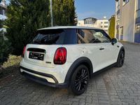 Gebraucht Mini Cooper Classic 136 PS (100 kW) 2021 Weiß Kleinwagen