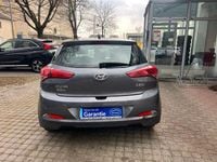 Gebraucht Hyundai i20 Style 84 PS (61 kW) 2016 Grau Kleinwagen