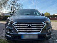 Gebraucht Hyundai Tucson Select 132 PS (97 kW) 2019 Grau SUV