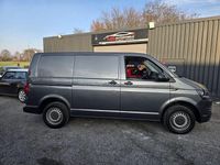 Gebraucht VW Transporter 150 PS (110 kW) 2018 Grau Van