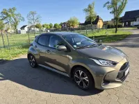Gebraucht Toyota Yaris Hybrid Basis 92 PS (67 kW) 2024 Grün Kleinwagen