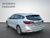 Używany Ford Focus Titanium 120 KM (88 kW) 2022 Srebrny Sedan/Limuzyna