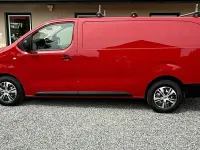Używany Opel Vivaro Elegance 177 KM (130 kW) 2021 Czerwony Minivan