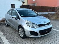 Gebraucht Kia Rio Edition 7 109 PS (80 kW) 2012 Silber Limousine