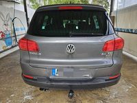 Gebraucht VW Tiguan Life 140 PS (102 kW) 2013 Grau SUV