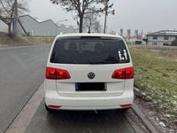 Gebraucht VW Touran 105 PS (77 kW) 2011 Weiß Van / Kleinbus