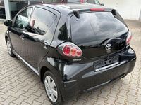 Gebraucht Toyota Aygo Edition 68 PS (50 kW) 2011 Schwarz Kleinwagen