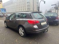 Gebraucht Opel Astra Edition 110 PS (80 kW) 2011 Karbongrau/technical grey Kombi