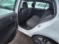 Gebraucht VW Golf 100 kW (136 PS) 2020 Weiß Limousine