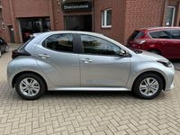 Neu Mazda 2 Center-Line 92 PS (67 kW) 2025 Silber Limousine