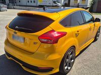 Gebraucht Ford Focus ST 250 PS (183 kW) 2015 Gelb Limousine