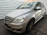Gebraucht Mercedes B180 109 PS (80 kW) 2010 Silber Van / Kleinbus