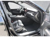 Nowe Volvo XC60 Plus 455 KM (334 kW) 2025 Czarny SUV
