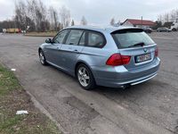 Gebraucht BMW 320 184 PS (135 kW) 2011 Blau Kombi