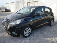 Gebraucht Hyundai i10 Select 67 PS (49 kW) 2023 Schwarz Kleinwagen