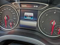 Gebraucht Mercedes B200 136 PS (100 kW) 2017 Blau Van / Kleinbus