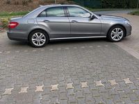 Gebraucht Mercedes E220 Elegance 170 PS (125 kW) 2011 Grau Limousine