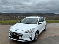 Gebraucht Ford Focus Cool & Connect 101 PS (74 kW) 2018 Weiß Kleinwagen