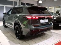 Neu VW Tiguan R-line 193 PS (141 kW) 2025 Cipressinogrün SUV