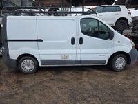 Gebraucht Renault Trafic 101 PS (74 kW) 2005 Weiß Van / Kleinbus