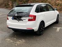 Gebraucht Skoda Rapid 105 PS (77 kW) 2014 Weiß Kleinwagen