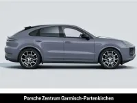 Gebraucht Porsche Cayenne E-Hybrid Coupe 470 PS (345 kW) 2025 Arktikgrau SUV