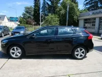 Gebraucht Volvo V40 Kinetic 120 PS (88 kW) 2018 Schwarz Limousine