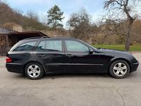 Gebraucht Mercedes E280 Avantgarde 177 PS (130 kW) 2004 Schwarz Kombi