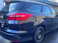 Gebraucht Ford Focus Business Edition 125 PS (91 kW) 2015 Schwarz Kombi