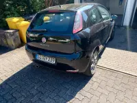 Gebraucht Fiat Punto Lounge 84 PS (61 kW) 2015 Schwarz Kleinwagen