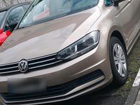 Gebraucht VW Touran 116 PS (85 kW) 2018 Gold Van / Kleinbus
