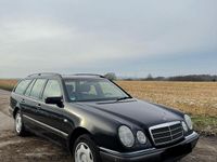 Gebraucht Mercedes E320 225 PS (165 kW) 1998 Schwarz Kombi
