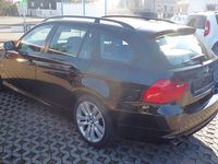 Gebraucht BMW 318 143 PS (105 kW) 2010 Schwarz Kombi