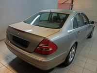 Usata Mercedes E220 150 CV (110 kW) 2006 Argento Berlina